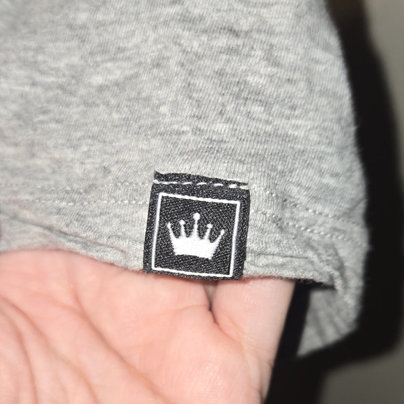 Used tee 💙 - Picture 2 of 6